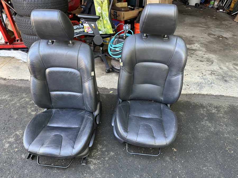 Mazda 3 seats with SRS